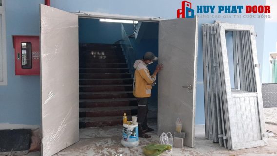 Mẫu cửa cách nhiệt lối thoát hiểm