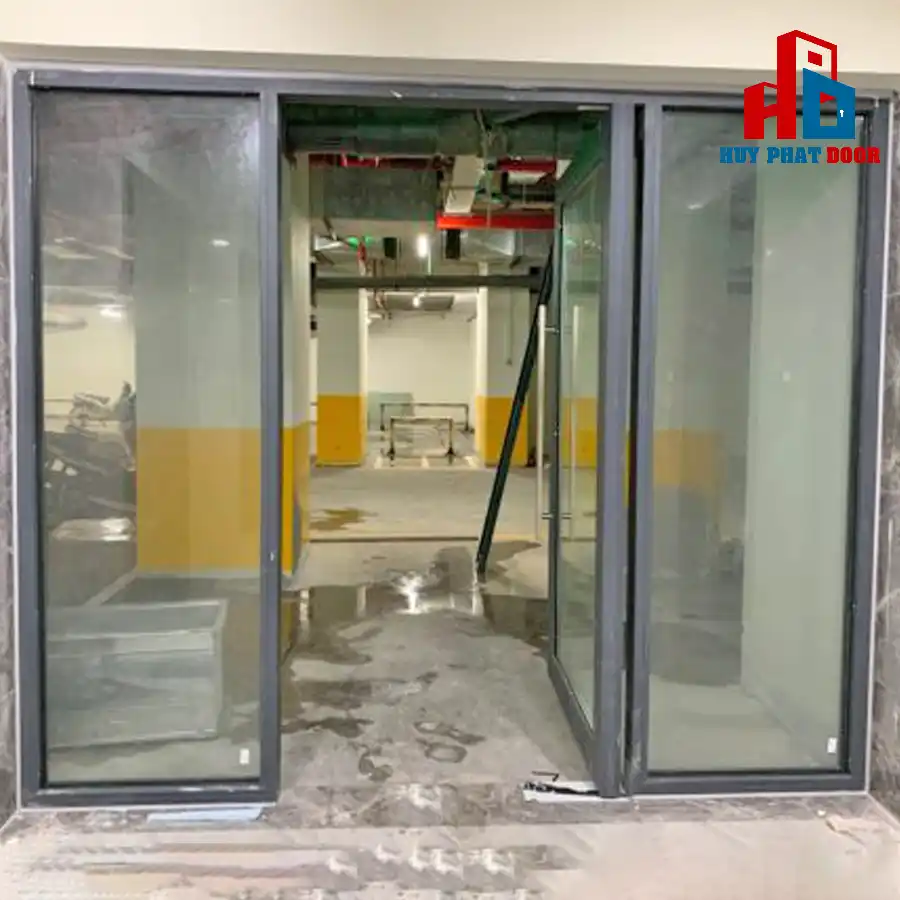 Cửa kính chống cháy 8 1 cua kinh chong chay huyphatdoor 8