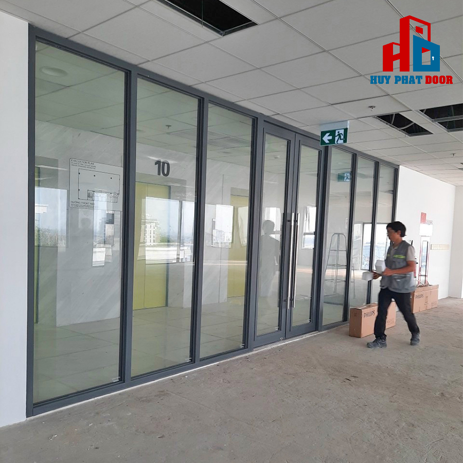 Vách kính chống cháy 1 1 vach kinh chong chay huyphatdoor 1